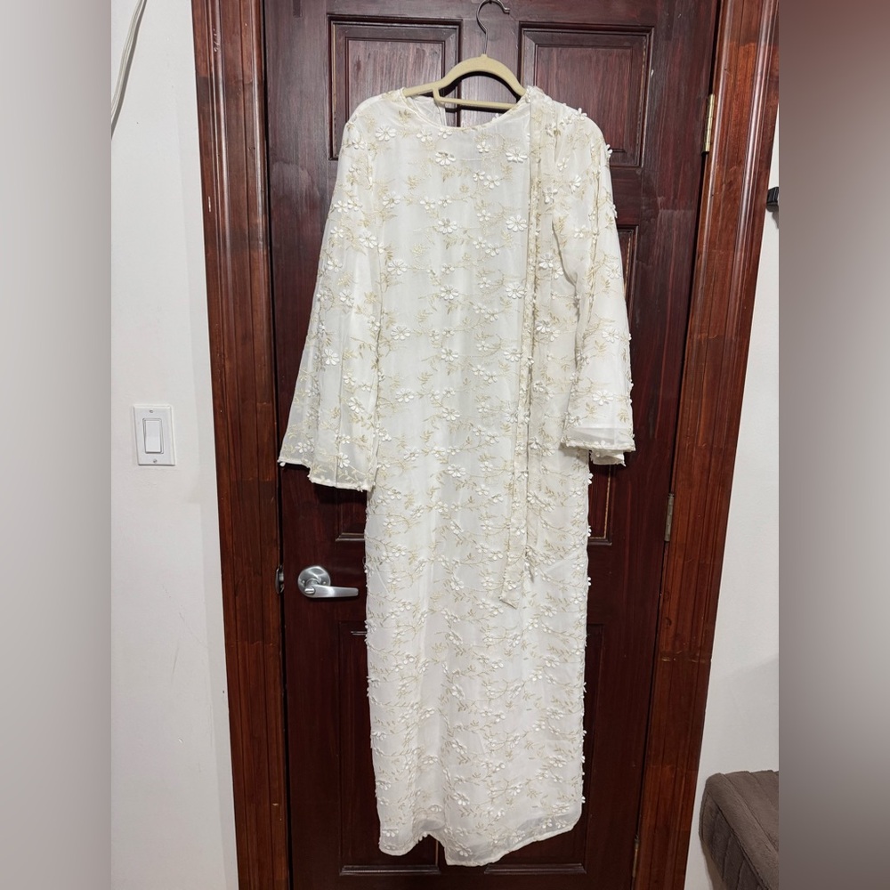 Elegant Cream Long Sleeve Dress
